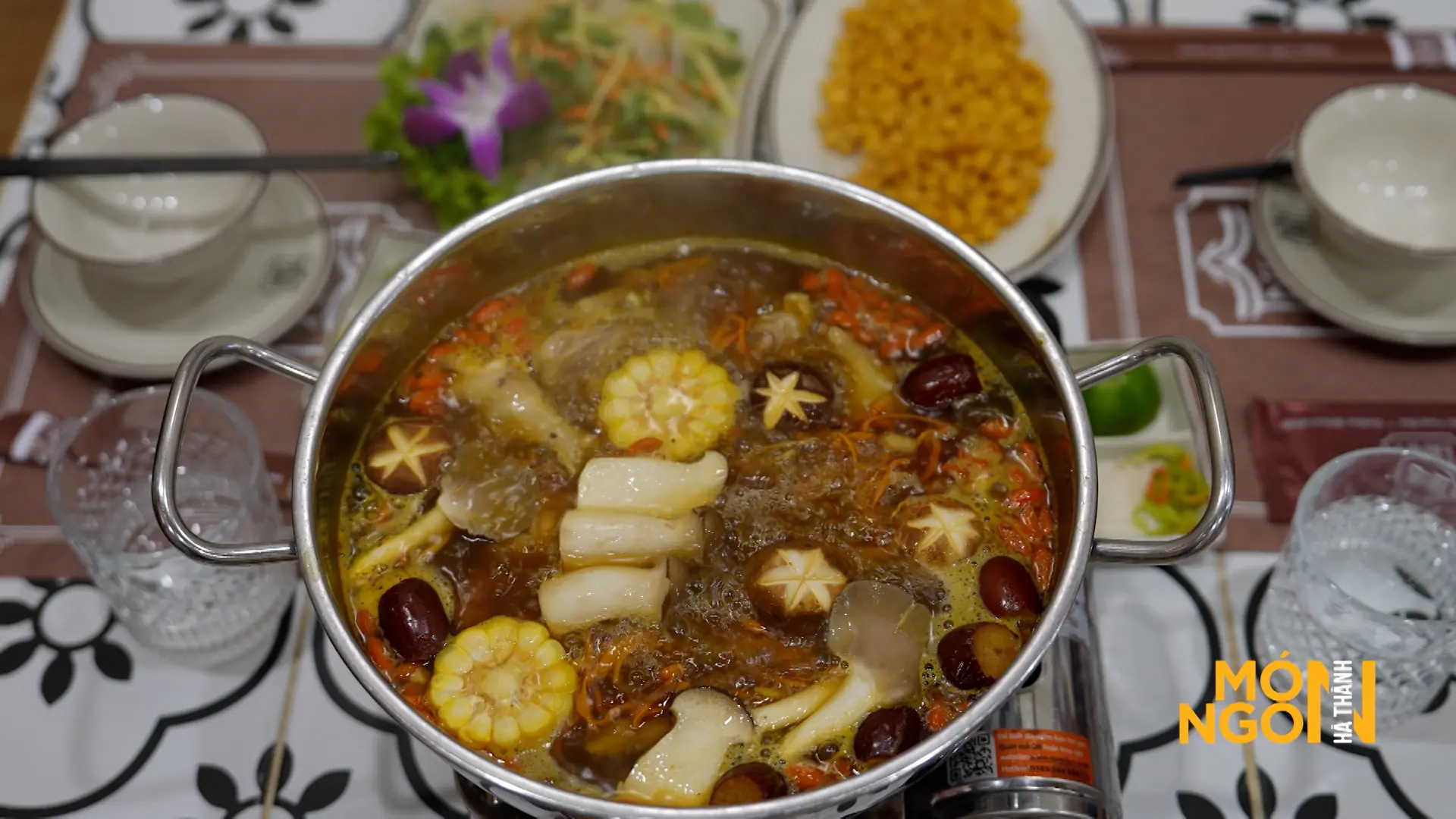 Lẩu gà tre thuốc bắc | Món ngon ở Hà Thành | 02/08/2025